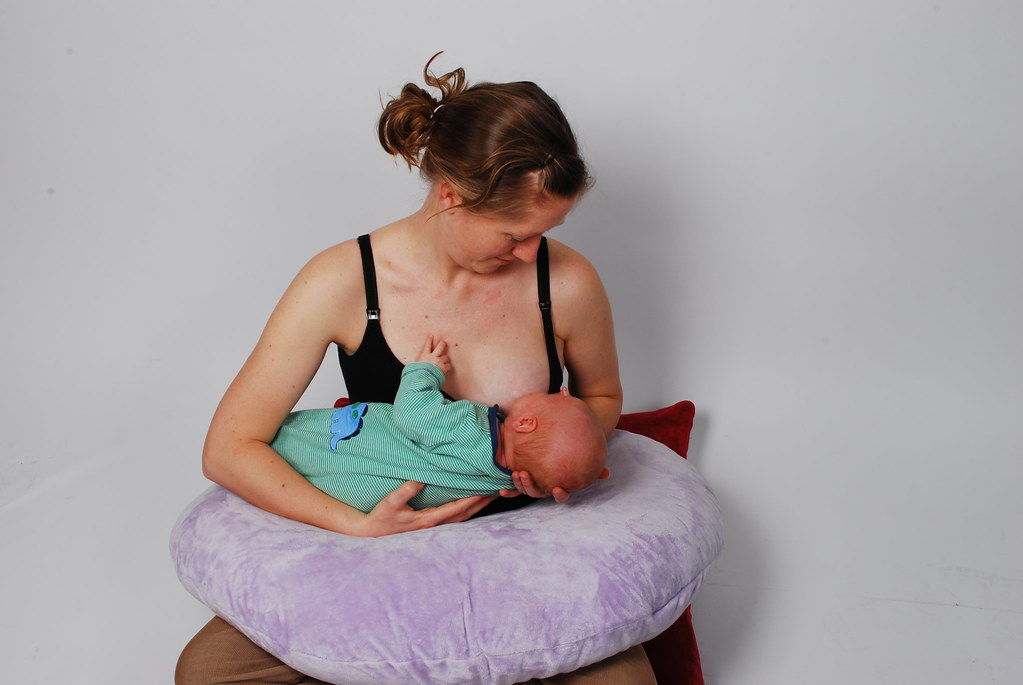 Nursing pillow